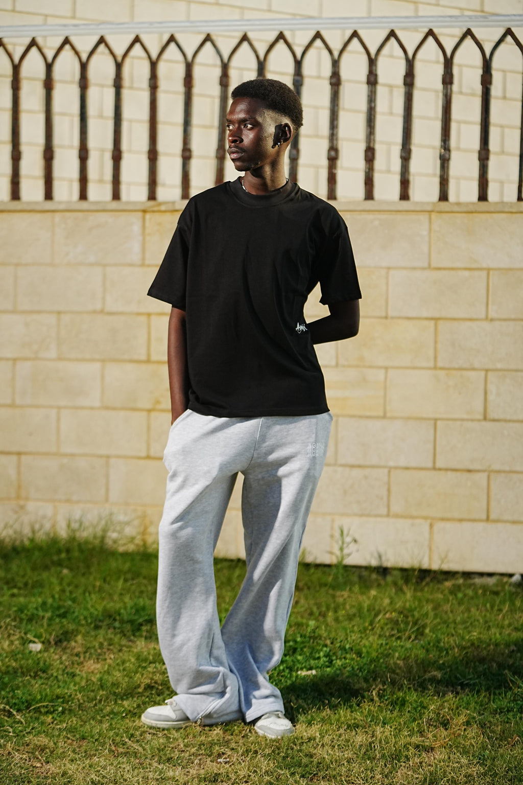 HUMAN ARTITACT TEE