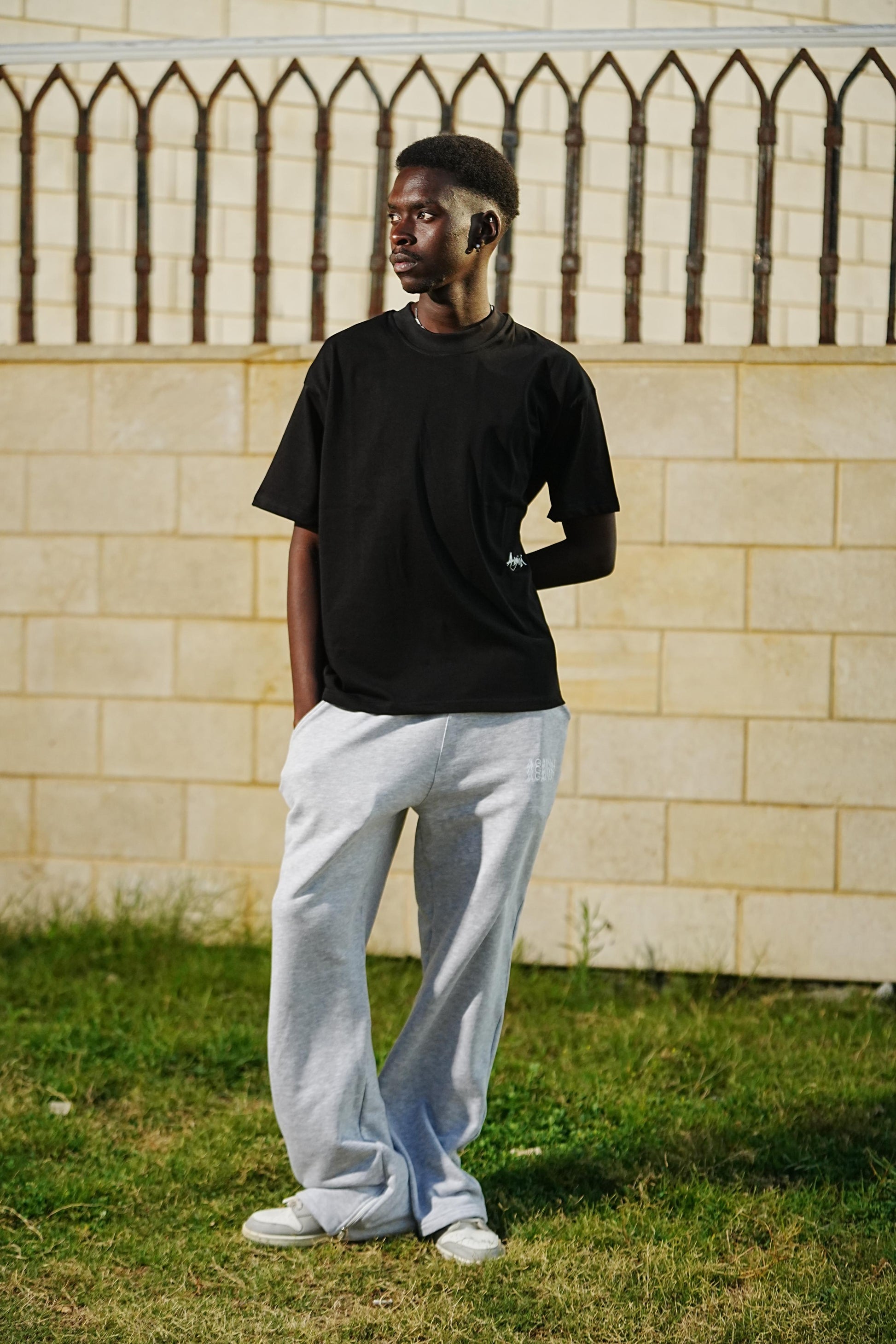 HUMAN ARTITACT TEE